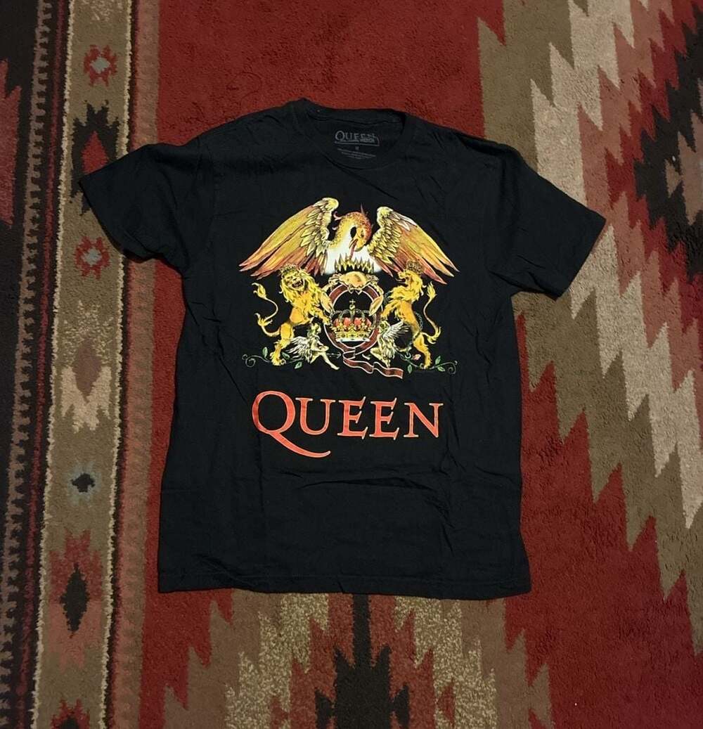 Queen Classic Crest Logo Official Merch Black T-Shirt Medium